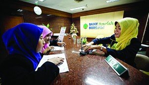 Suasana di salah satu Counter Perbankan Syariah yang melayani Nasabah