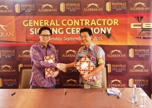 kiri-kanan : Penandatanganan kontrak pembangunan Roseville SOHO & Suites oleh Presiden Direktur Aldebaran Group,Franciscus  Lugito  dengan Presiden Direktur CBM Premier, Ir. Indratno S. Pribadi selaku kontraktor.