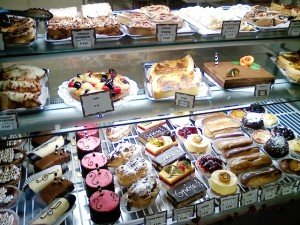Roti-roti yang menggugah selera di D’stupid Baker