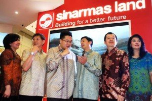 Group CEO Sinar Mas Land, Michael Widjaja (ketiga dari kiri) bersama Direktur BCA, Armand W. Hartono (ketiga dari kanan) didampingi jajaran petinggi Sinar Mas Land dan BCA, meresmikan pembukaan BCA Expo dan Autoshow di Indonesia Convention Exhibition (ICE) BSD City.
