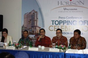 CEO Gapuraprima Group Rudy Margono saat press conference didamping Direksi Gapuraprima Group