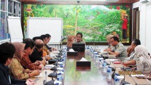 Menteri ATR/Kepala BPN Sofyan Djalil (tengah) saat menerima kunjungan Realestat Indonesia (REI)