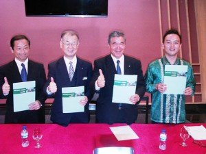 Jajaran Suteki Home saat peluncuran rumah anti bocor di Kota Deltamas