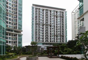 berada di tengah kota, Woodland Park Residence memiliki  lingkungan yang asri dan hijau.