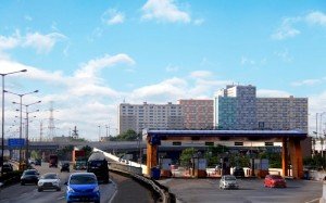 Lokasi Sentra Timur Residence sangat strategis, dekat dengan JORR.