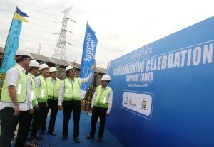 Kika : Deputi Project Director Sentra Timur Suprayitno Rais, CEO PT. Bakrie Pangripta Loka Djafarullah, sekaligus sebagai Dewan Eksekutif KSO Perum perumnas – Bakrie Pangripta Loka, Direktur Pemasaran Perum Perumnas Muhammad Nawir sekaligus sebagai Dewan Eksekutif KSO Perum perumnas – Bakrie Pangripta Loka, President Director PT Bakire Pangripta Loka Dicky Setiawan sekaligus sebagai Dewan Eksekutif KSO Perum perumnas – Bakrie Pangripta Loka, Project Director Sentra Timur Residence Windoko, dan Director & CSO PT Bakrieland Development, Tbk Marc Dessler saat ground breaking Sapphire Tower (26/1/2017).   