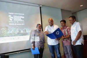 Country General Manager Rumah123, Ignatius Untung (dua dari kiri) usai press conference CCA 2017