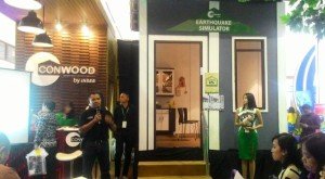 Simulator rumah tahan gempa di booth Conwood, Megabuild 2017 beberapa waktu lalu.