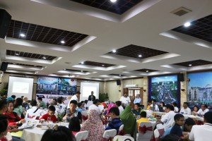 Antusias konsumen saat launching dan pemilihan unit Ruko Hollywood Boulevard Tahap I dan SOHO (Small Office Home Office) Cortes, Minggu (9/4)
