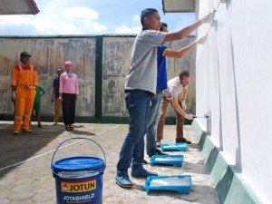 Aktifitas CSR Jotun Warnai Dunia 2017 di Lombok