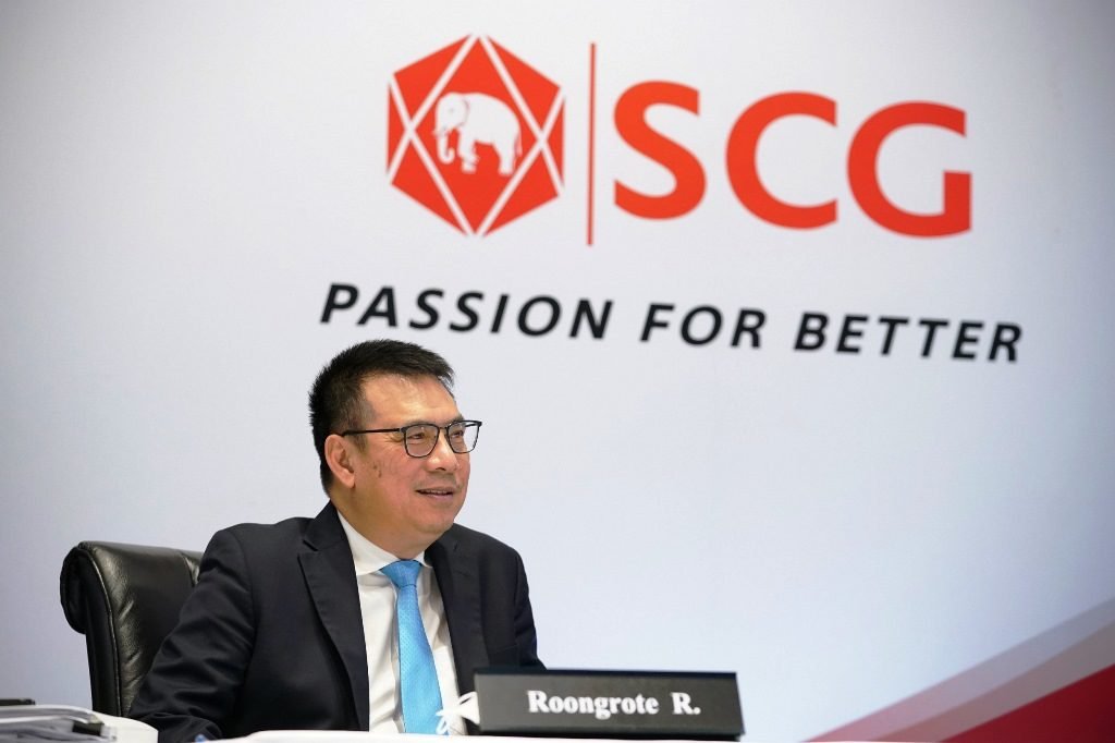 Presiden dan CEO SCG, Roongrote Rangsiyopash 