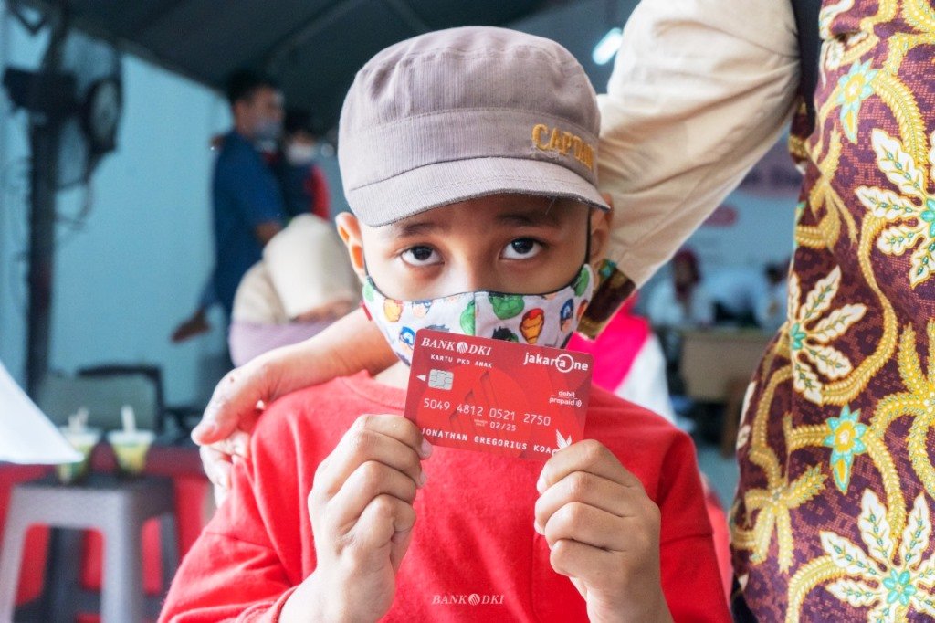 bantuan sosial
