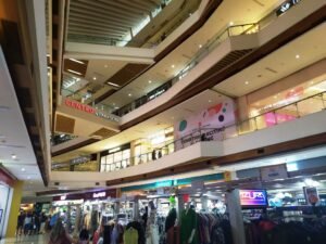 ritel, mal, mal baru, pusat belanja. tarif sewa, ruang ritel