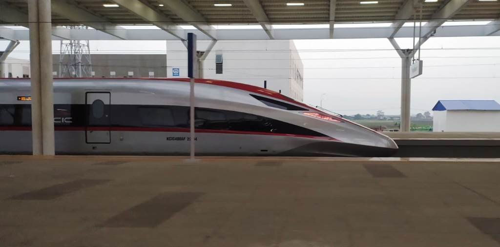 kereta cepat jakarta surabaya