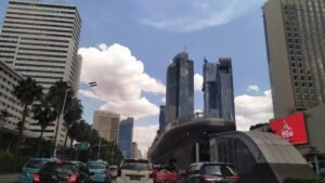 Kegiatan Dunia Usaha, harga tanah
