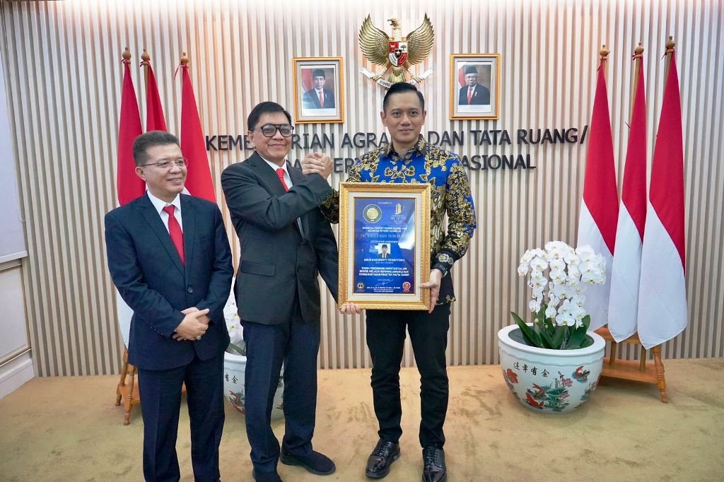 menteri ahy