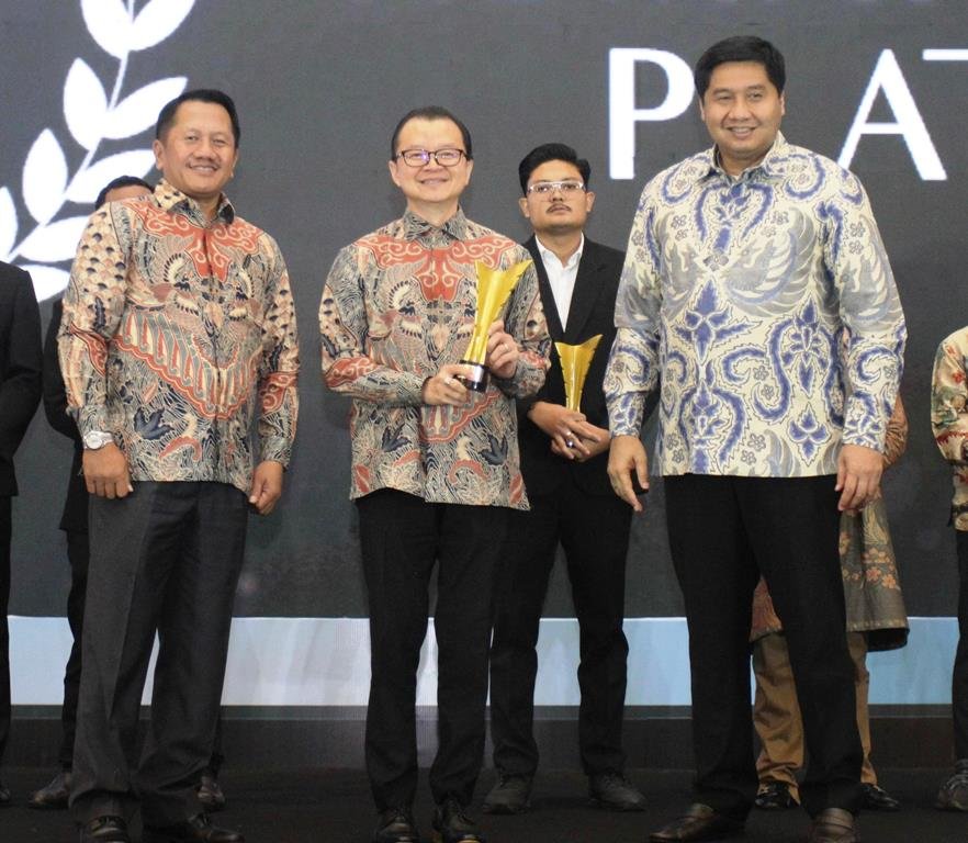 MGK serang